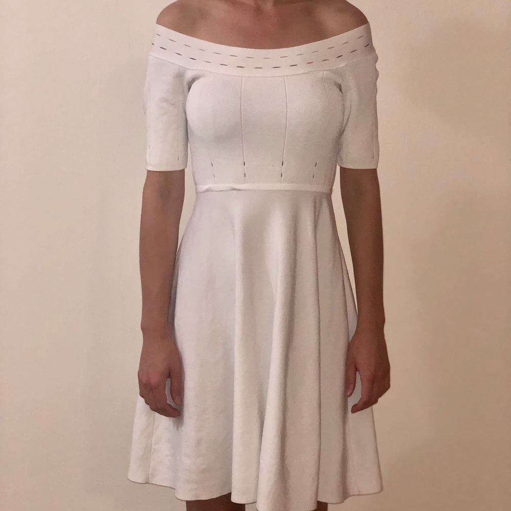 BEBE WHITE ELEGANT ELASTIC DRESS